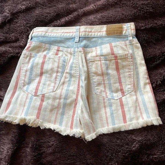 NWT American Eagle Hi-Rise Mom Shorts White Red Blue Stripe - Picture 4 of 5
